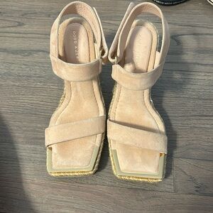 Good American wedges size 8 nude color see all flaws in pictures